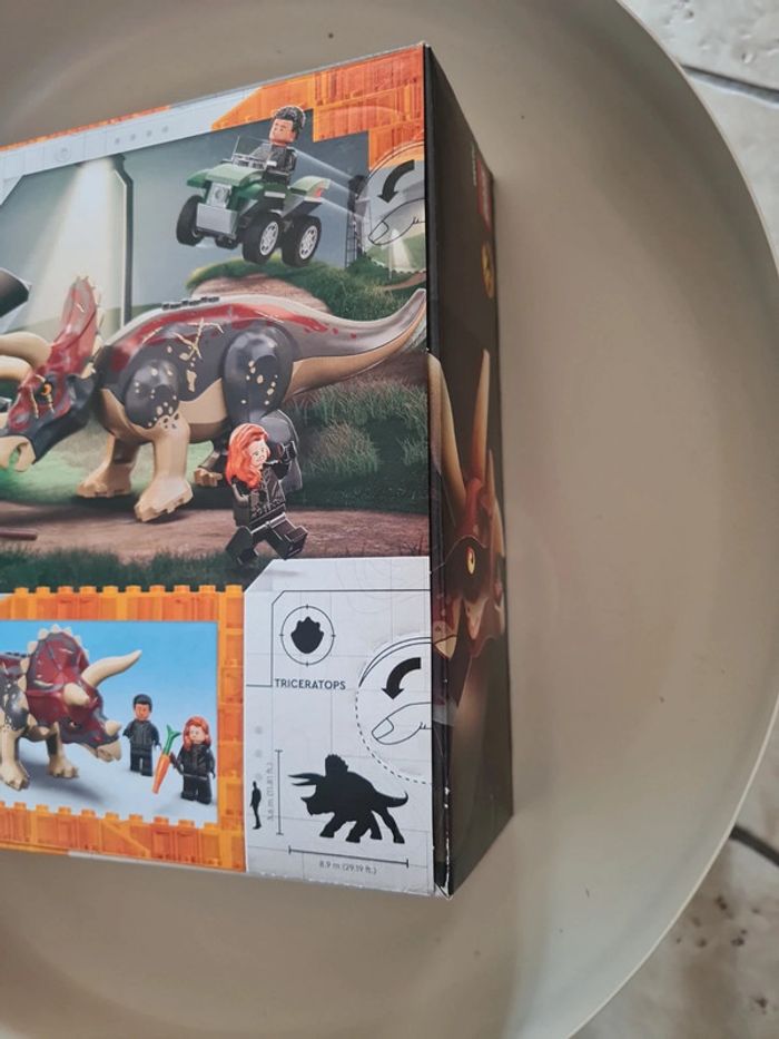 Lego 76950 - jurassic world- triceratops - neuf - photo numéro 4