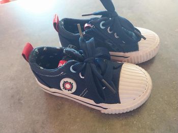 paire de baskets garcon pointure 21  abosrba