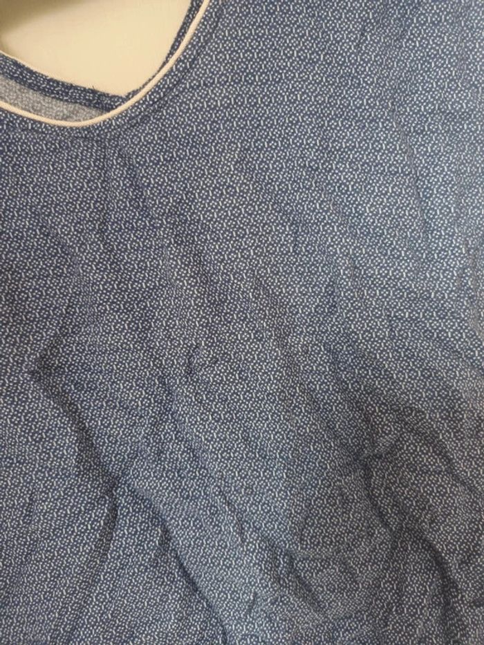 T-shirt bleu à motifs - photo numéro 3