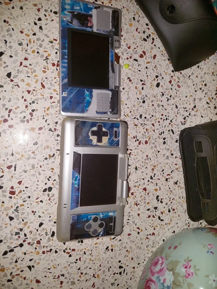 1er nintendo ds cassee hs - photo numéro 4