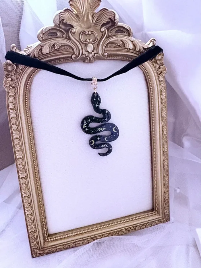 Collier ras de cou avec bijoux serpent Witch - photo numéro 2