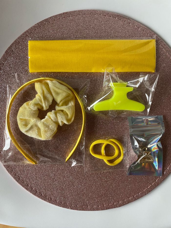 Lot accessoires pour cheveux jaune
