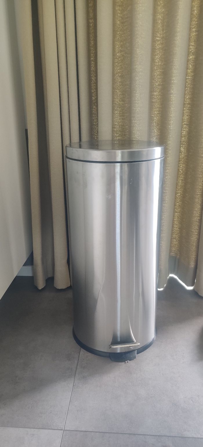 Poubelle en inox 30L
