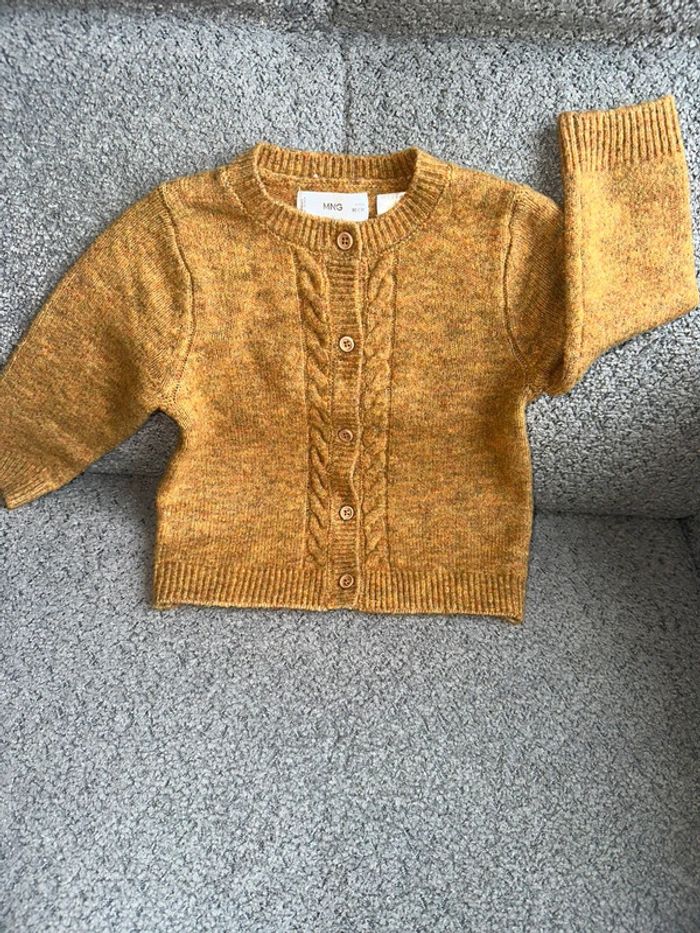 Gilet / cardigan chaud moutarde MANGO