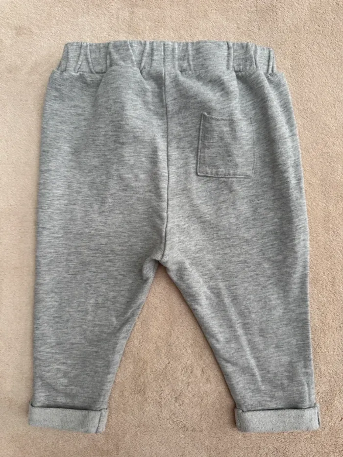 Jogging • h&m • taille 6 mois - photo numéro 2