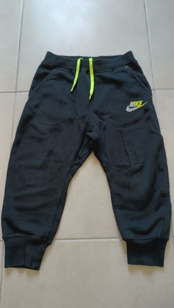Jogging Nike 6 -8 ans