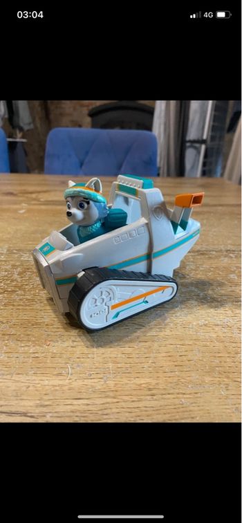 Vehicule + personnage paw patrol