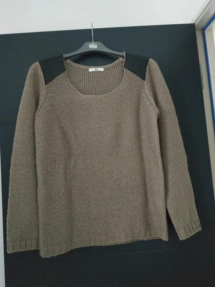 Ancien pull avec détail épaules simili cuir - photo numéro 3