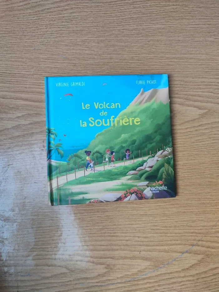 Livre le volcan de la Soufrière