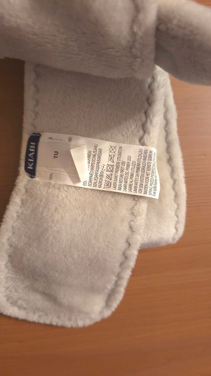 Neufs (non portés) 🏷💙🤩😍 superbe ensemble bonnet ,moufles et écharpe 6 mois garçon 💙💙💙 - photo numéro 7