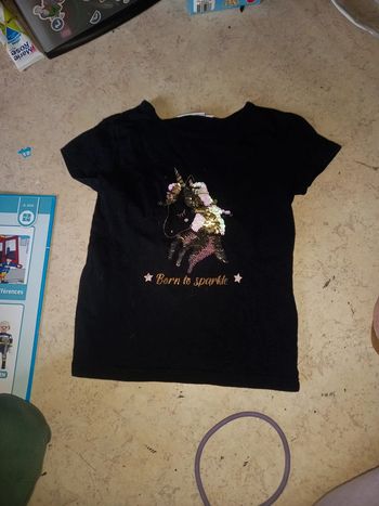 Tee-shirt  motif licorne réversible t. 6 ans