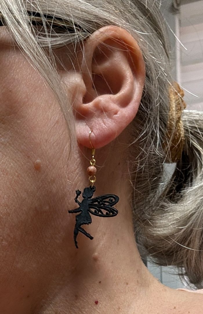 Boucles d'oreilles fées en cuir noir - photo numéro 2