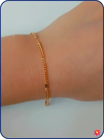 Bracelet doré élégant tendance féminine