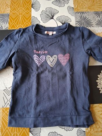 Sweat fille bleu marine motifs cœurs 6 ans