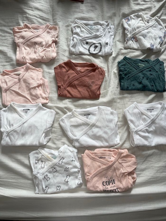 Lots de 11 bodys manches longues 1 mois