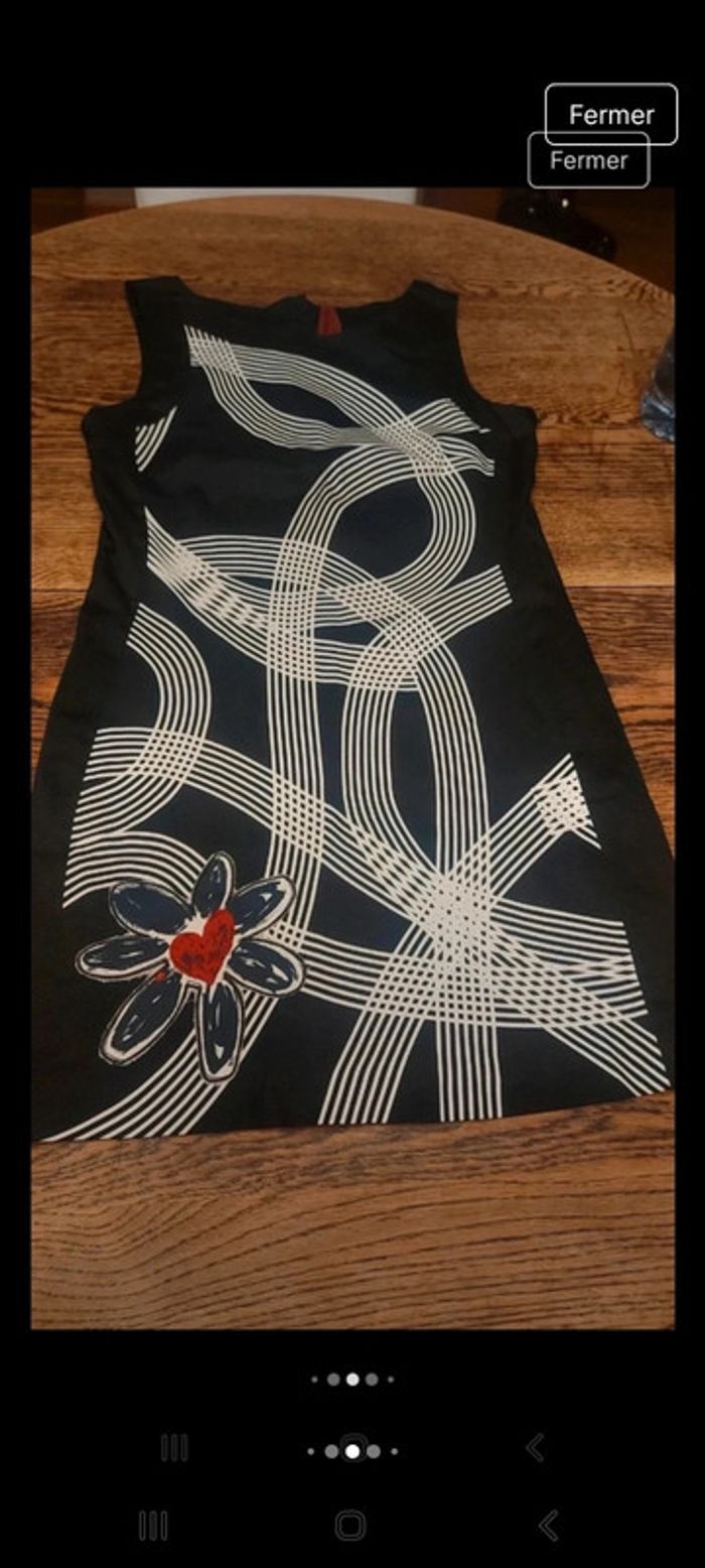 Jolie Robe Desigual fond Noir eur 42 - photo numéro 11