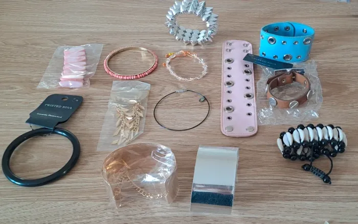Lot bracelets 13 pieces