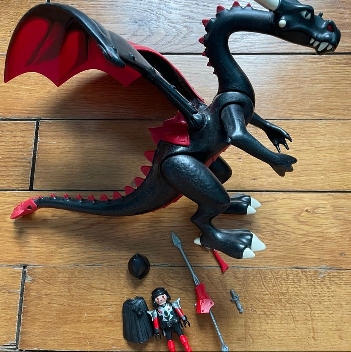 Playmobil 4838 (Dragon avec Flamme Lumineuse)