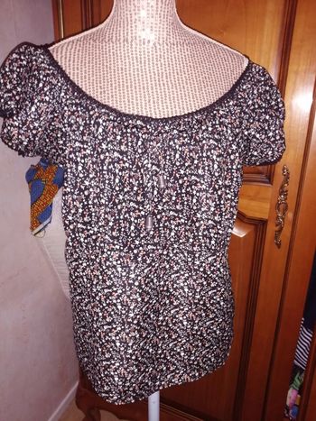 Top épaule découverte