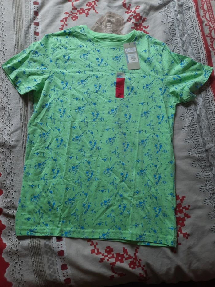 Tee shirt neuf 12 ans