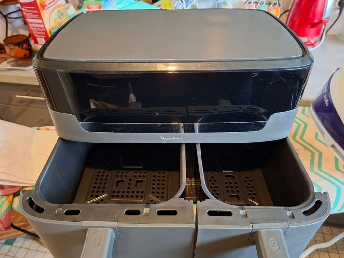 Dual easy fry moulinex 11 L neuf juste essayer
Encore garanti jusqu'au 1 novembre 2026 avec facture 
Prix 160 euro
Idéale pour cadeau Noël jai olus la boîte - photo numéro 3