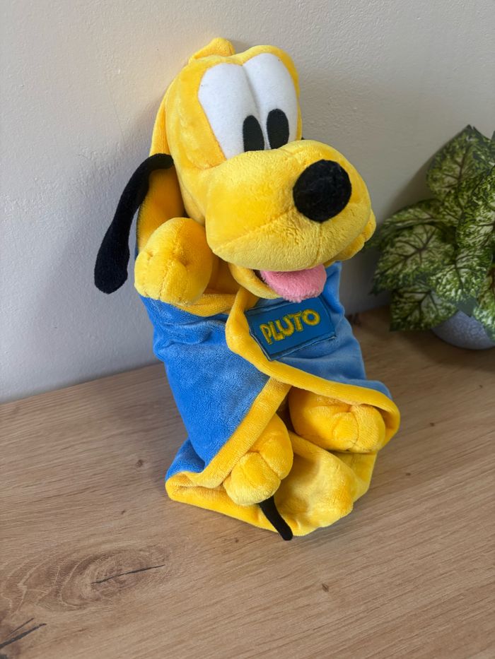 Doudou peluche chien jaune couverture bleu pluto Disneyland Paris - photo numéro 2