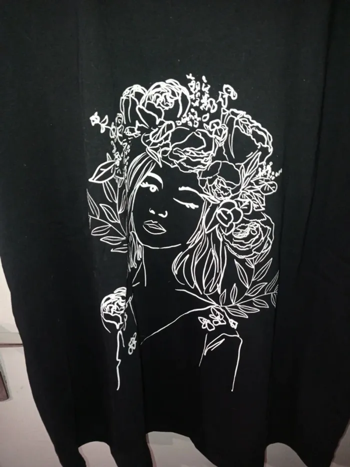 T-shirt manche courte noir avec motif - photo numéro 2