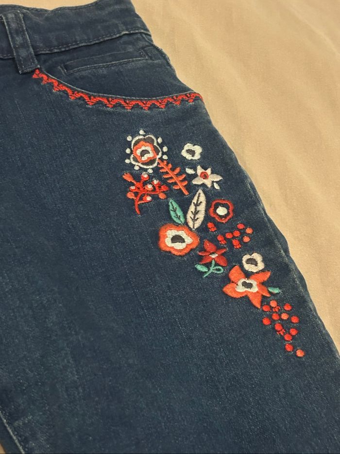 Jeans neuf - photo numéro 2