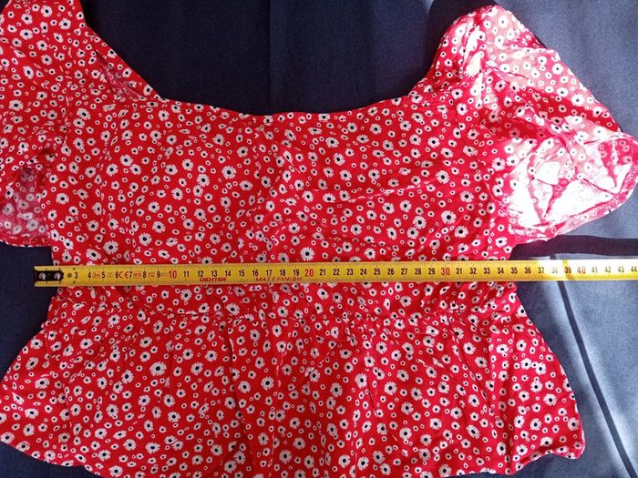 Croc top rouge avec motif fleuri - photo numéro 5