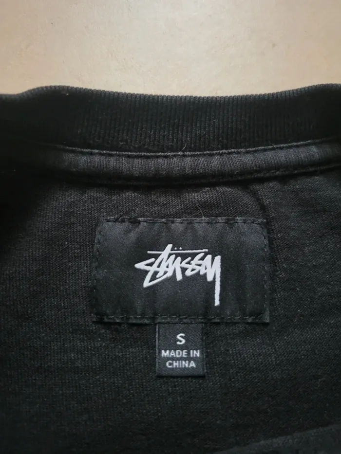Tshirt stussy vintage noir taille S/M - photo numéro 6