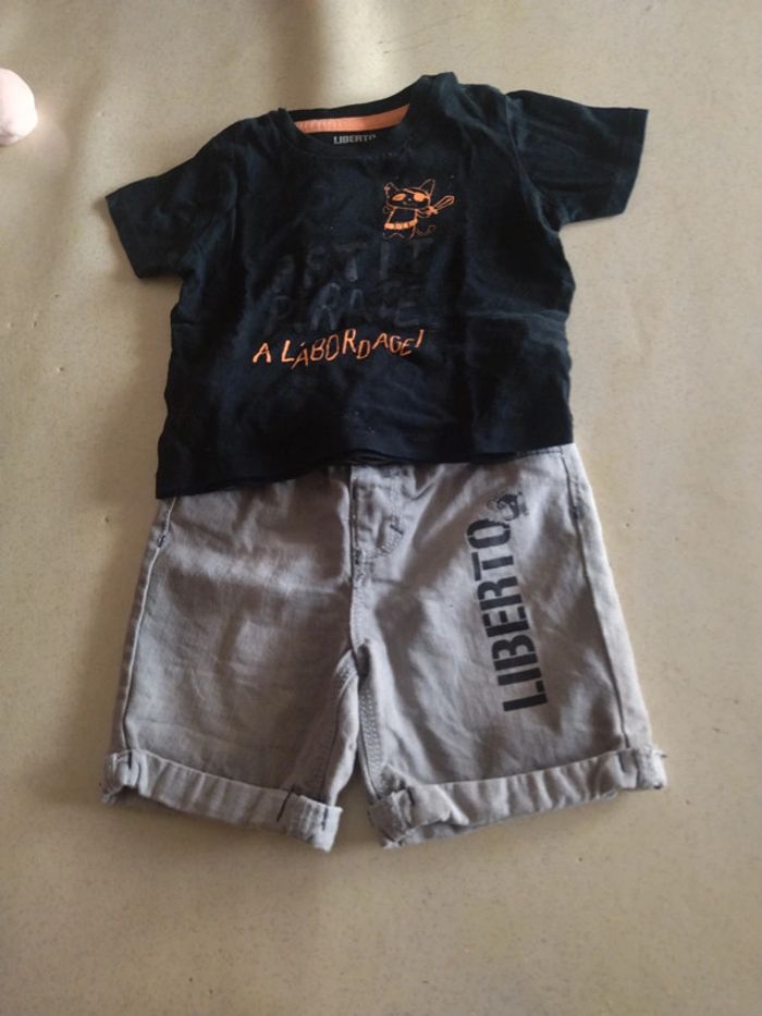 Ensemble tee shirt et short Liberto Taille 12 mois.