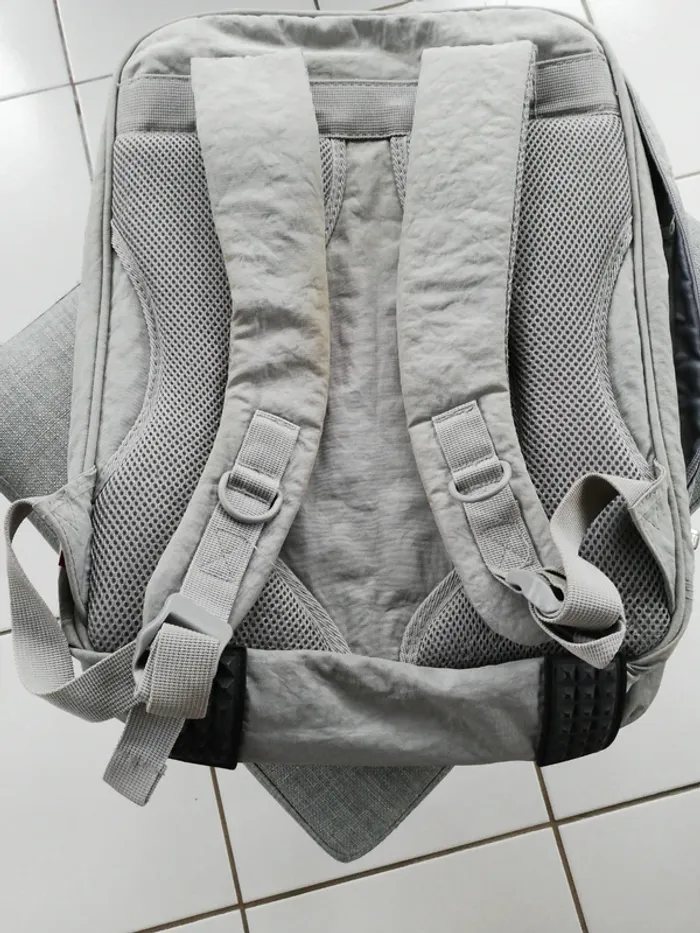 Sac à dos scolaire - photo numéro 2