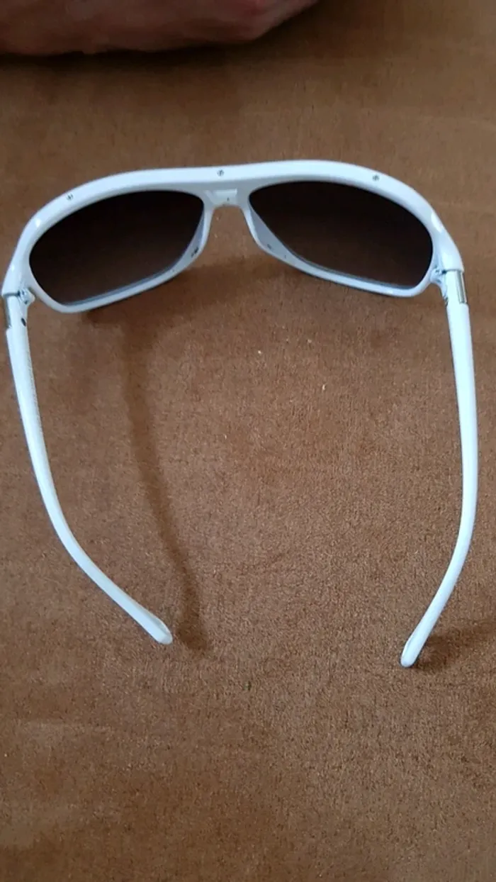 Lunettes de soleil - photo numéro 2
