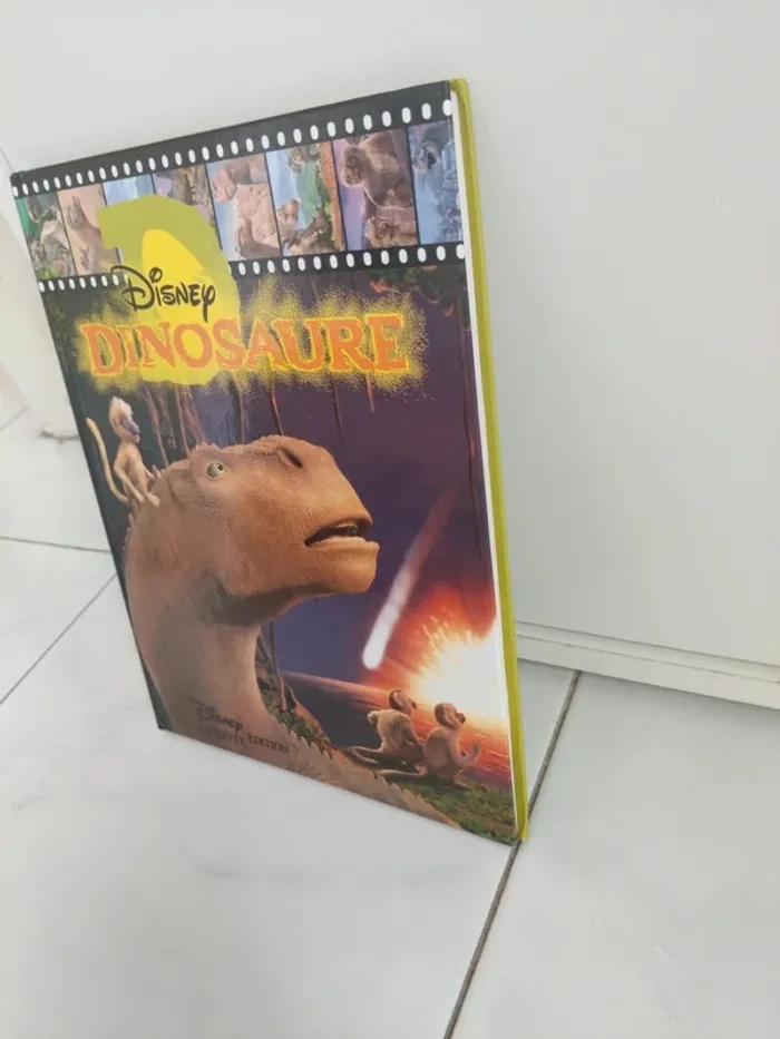 Livre Dinausore Disney - photo numéro 4
