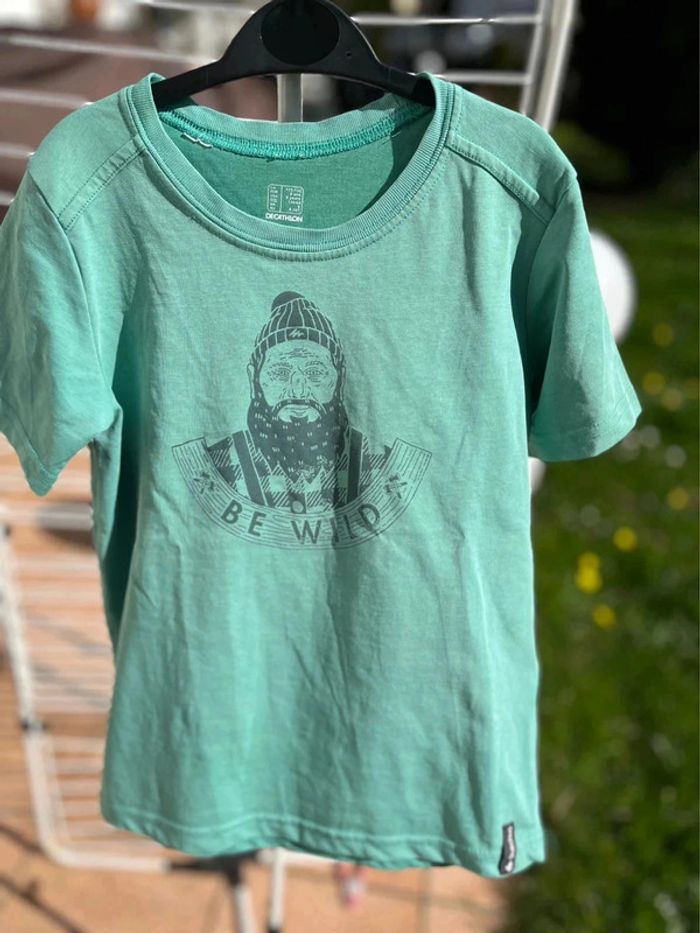 T shirt vert décathlon taille 8 ans