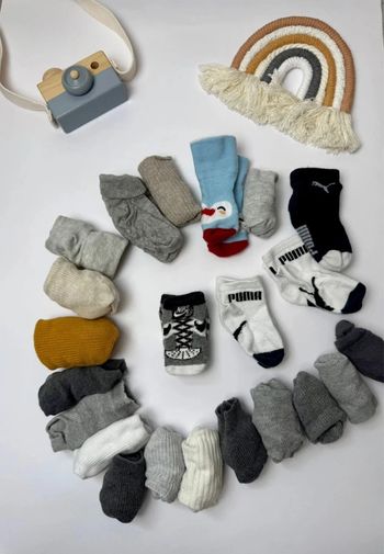 Lot de 22 paires de chaussettes bébé 0/6 mois Nike, puma , Zara