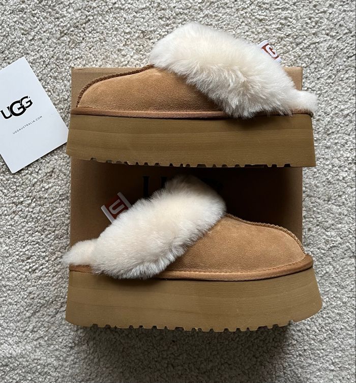 Mules fourrées UGG Funkette - Taille 38 - Neuves