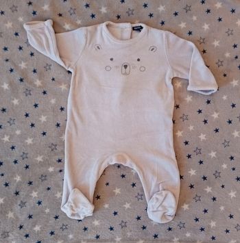Pyjama Kiabi taille 6 mois en très bon état