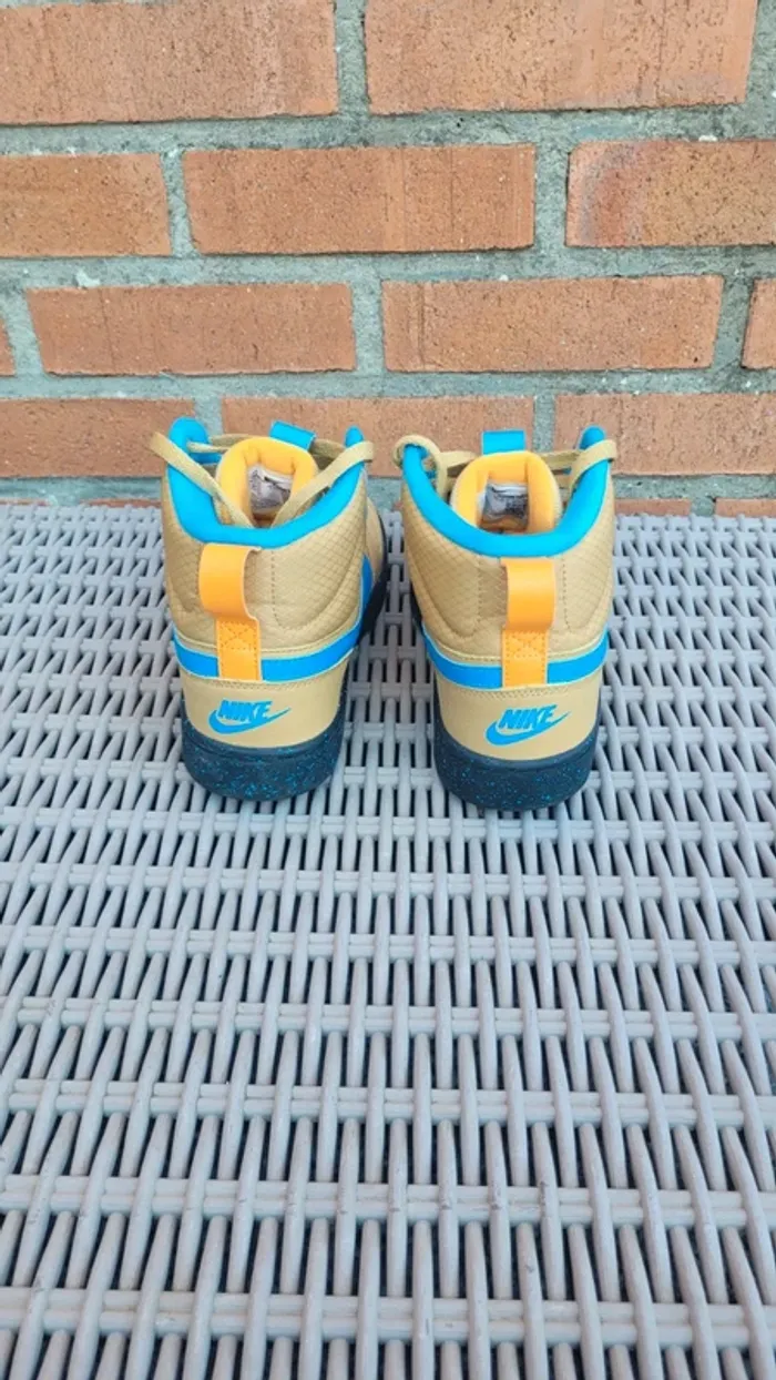 Baskets Nike taille 40 - photo numéro 3