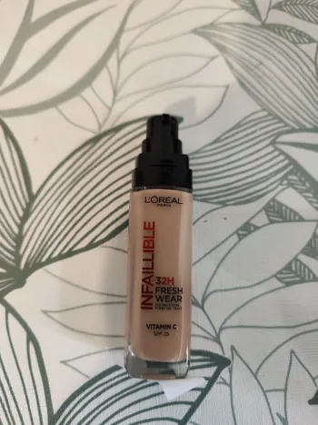 L'oréal infallible 32 h vitamine C fond de teint 30 ml neutral 220 valeur 20€ sans bouchon