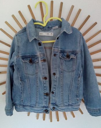 Veste en jean fermée par boutons pressions Zara taille 3 ans