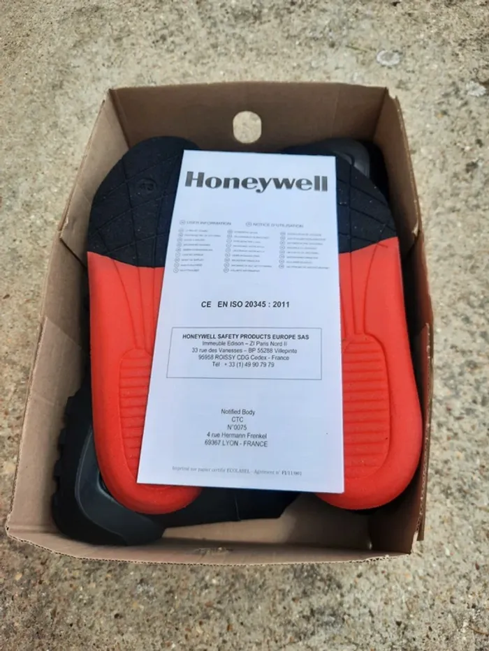Chaussures de sécurité honeywell neuves taille 43 - photo numéro 3