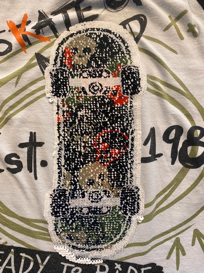 T-shirt manches longues « skate/squelettes » Desigual taille 5/6 ans - photo numéro 2