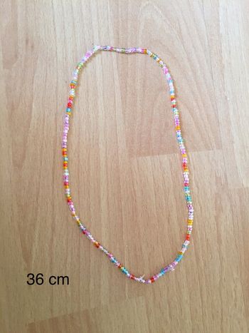 Collier en perles multicolore