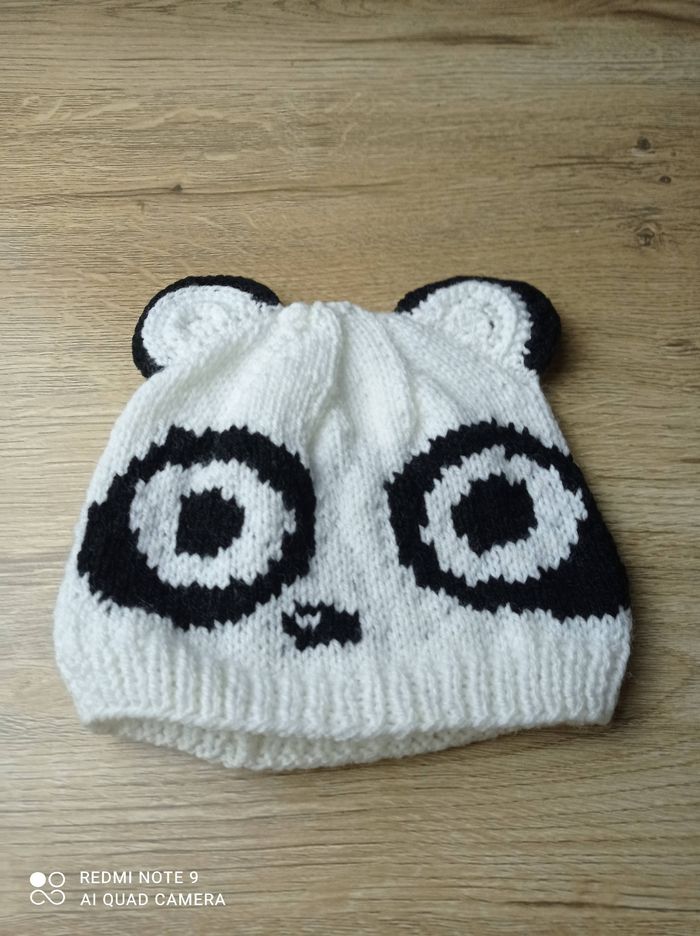 Bonnet fait mains 6/9 mois