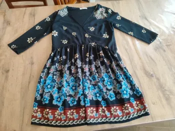 Robe mini Bershka noire T.36 - Imprimé floral - Très bon état