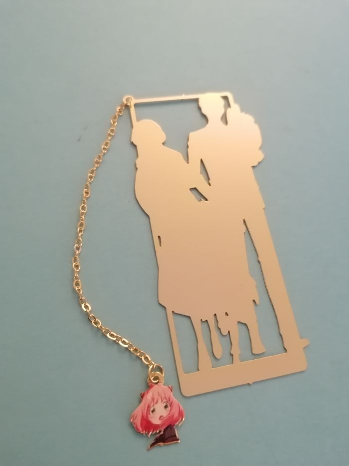 Marque page Spy X Family en métal - photo numéro 2