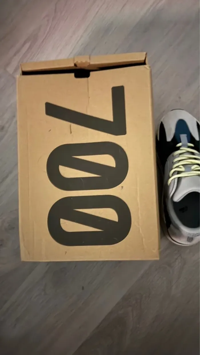 Yeezy 700 new wave runner - photo numéro 3