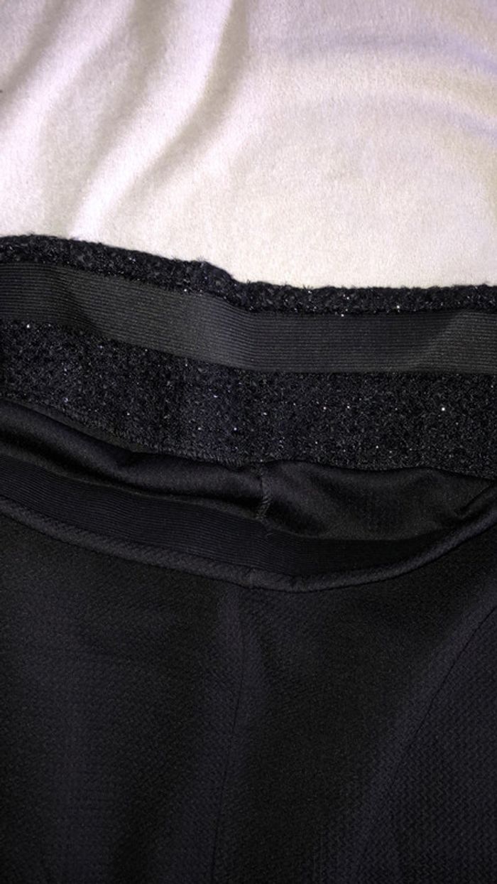 Jupe noire - photo numéro 2