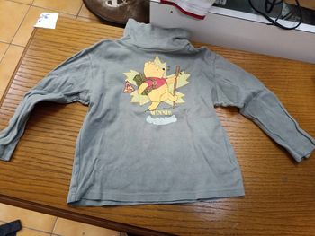 Sous pull Winnie taille 6ans vert